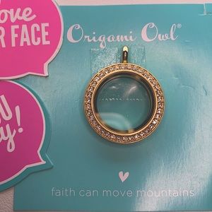 Origami Owl gold medium twist living locket